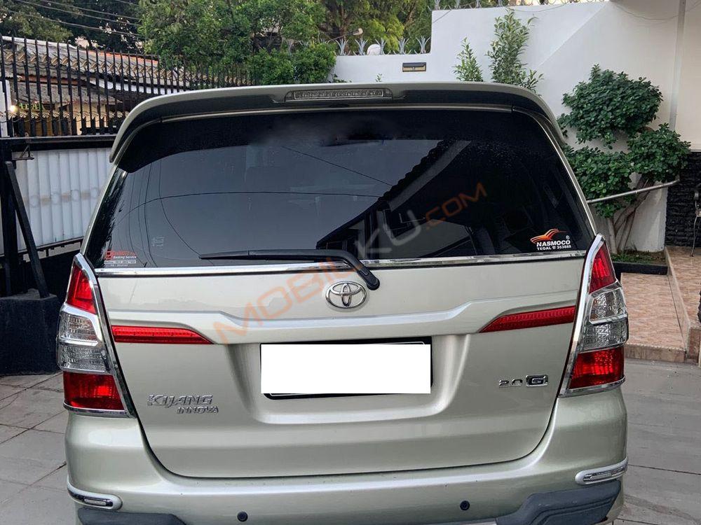 Mobil Toyota Kijang Innova 2014