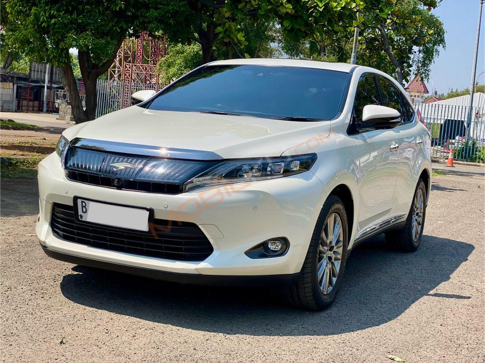 Mobil Toyota Harrier 2014