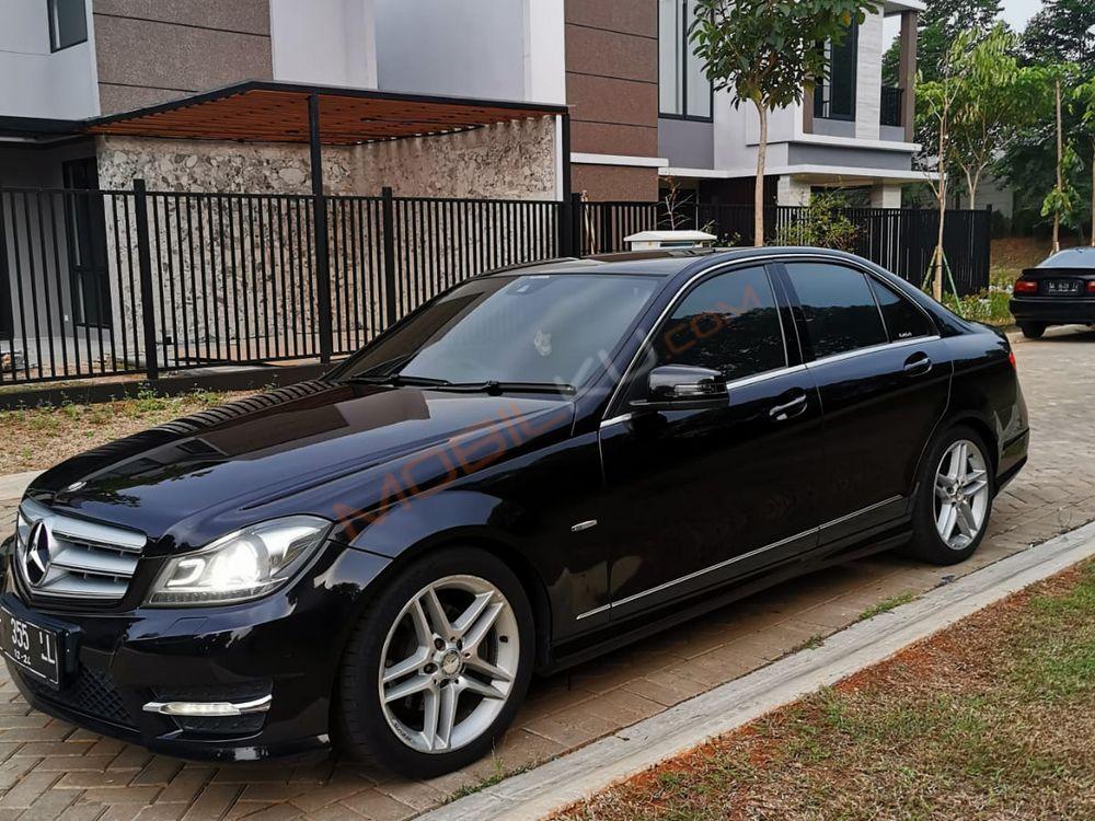 Mobil Mercedes-Benz C-Class 2012