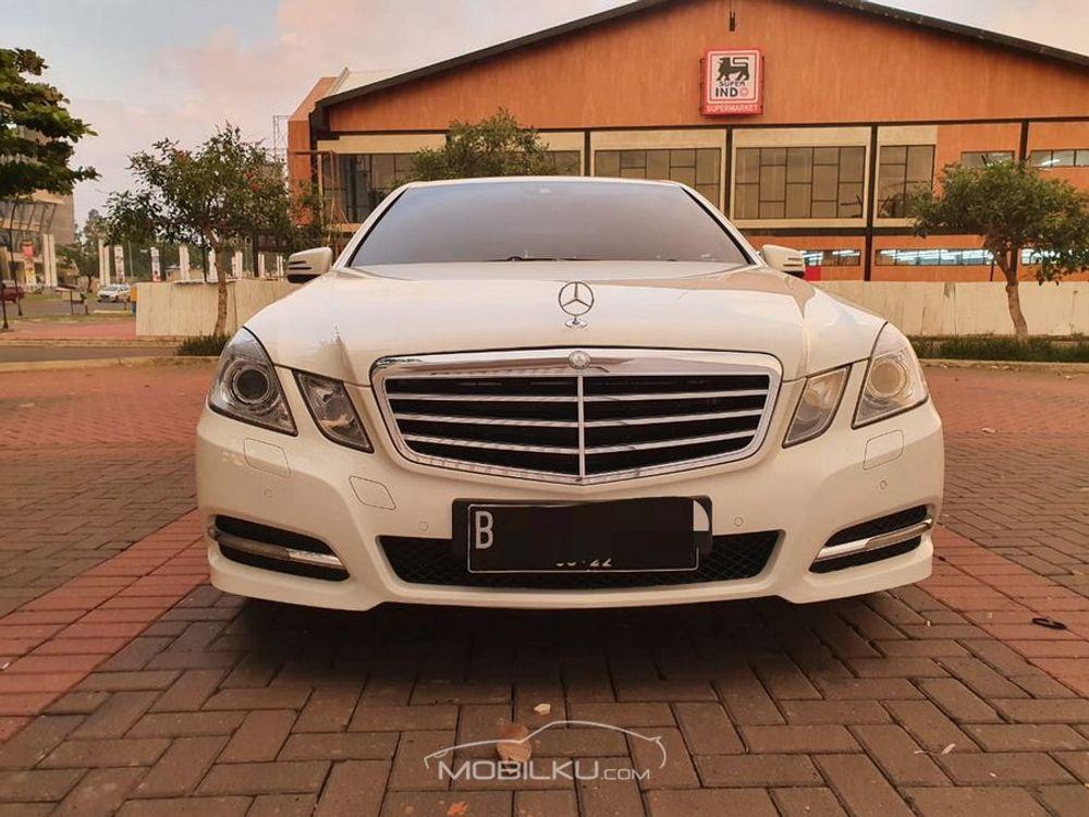 Mobil Mercedes-Benz E-Class 2012