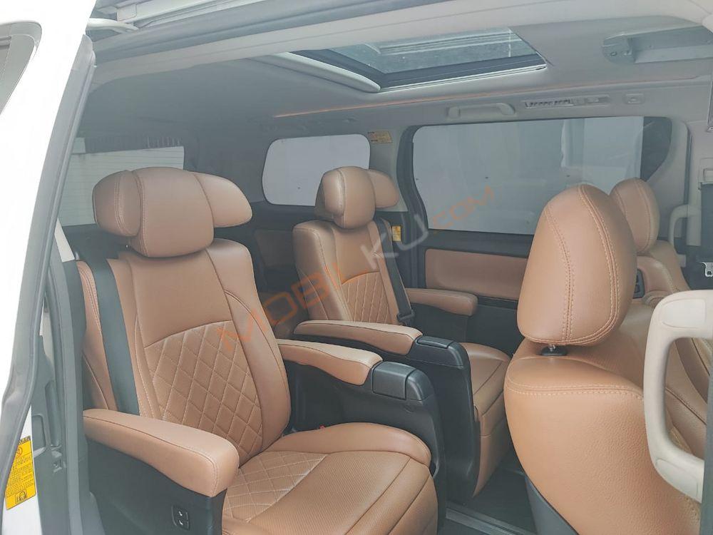 Mobil Toyota Alphard 2013