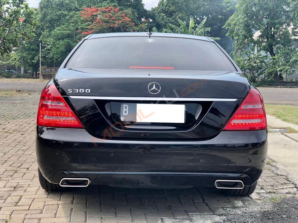 Mobil Mercedes-Benz S-Class 2011