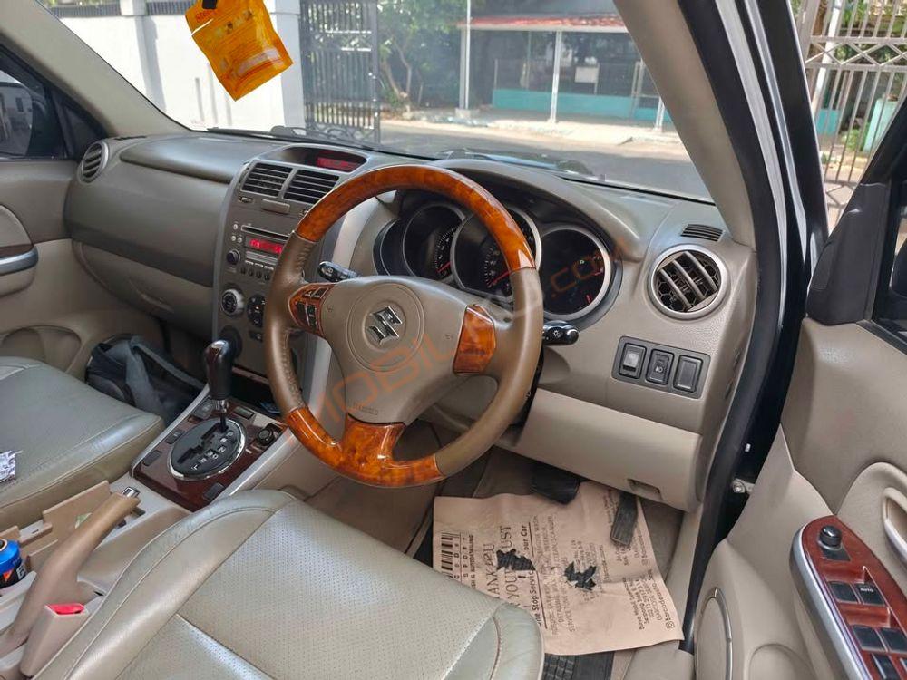 Mobil Suzuki Grand Vitara 2009