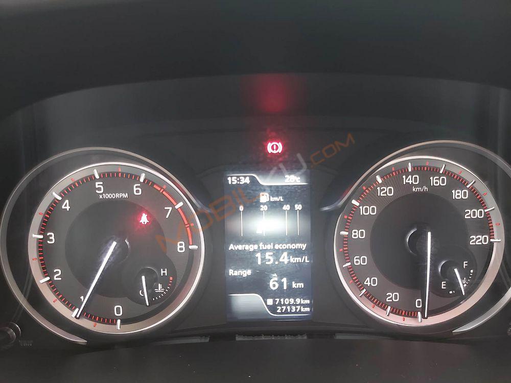 Mobil Suzuki XL7 2021