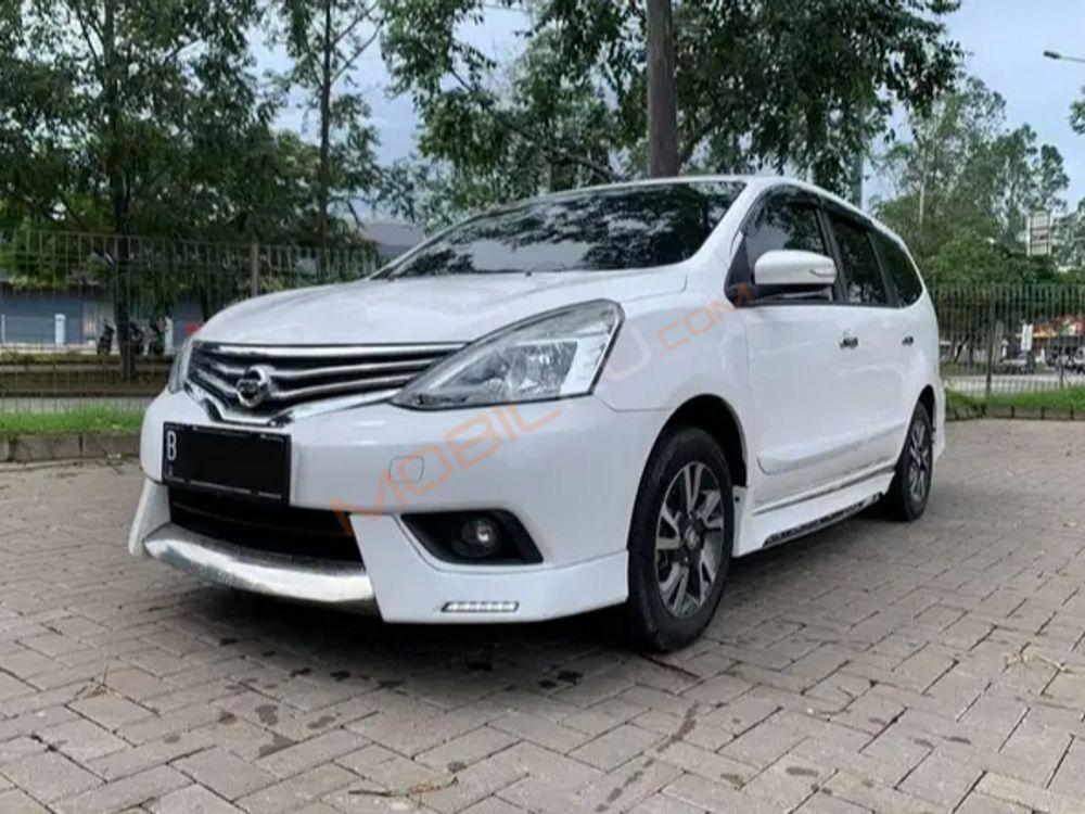 Mobil Nissan Livina 2018