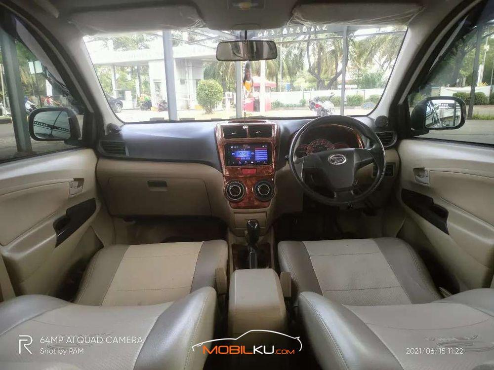 Mobil Daihatsu Xenia 2013