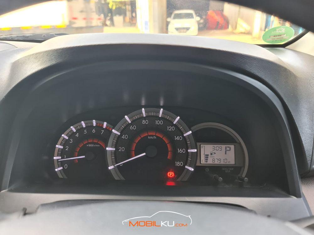Mobil Toyota Avanza 2016