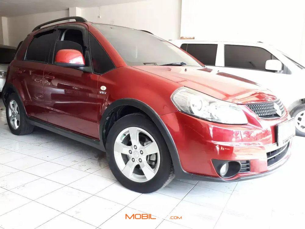 Mobil Suzuki SX4 2012