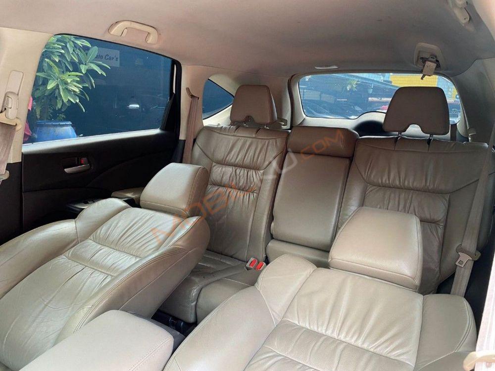 Mobil Honda CR-V 2012