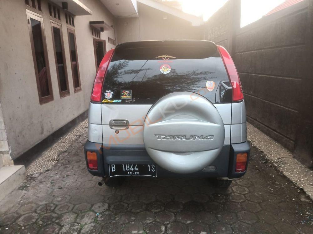 Mobil Daihatsu Taruna 2002