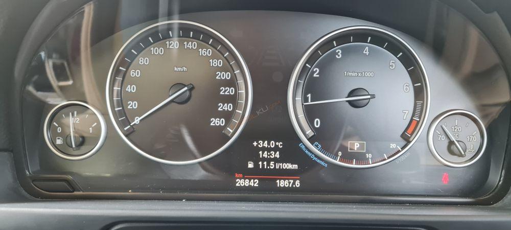 Mobil BMW 5 Series 2012