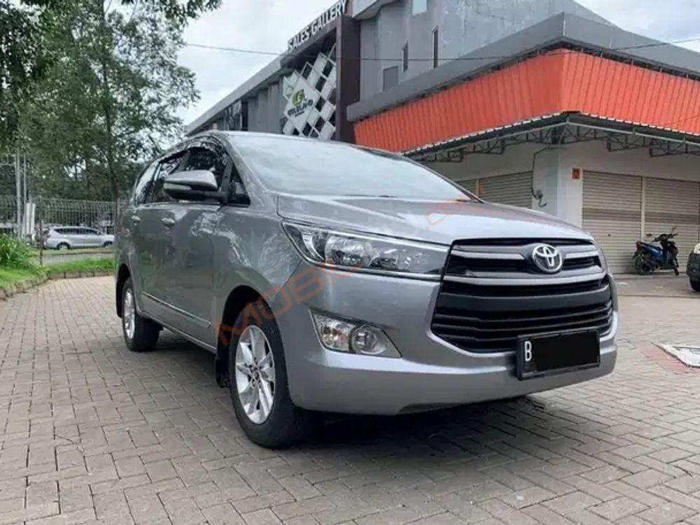 Mobil Toyota Kijang Innova 2016