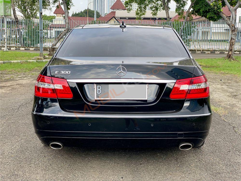 Mobil Mercedes-Benz E-Class 2011