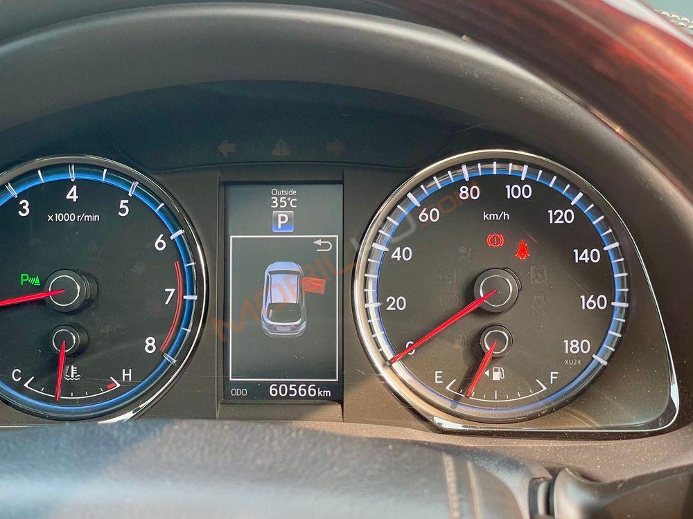 Mobil Toyota Harrier 2014