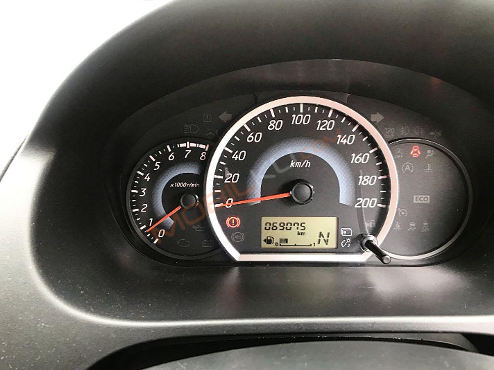 Mobil Mitsubishi Mirage 2016