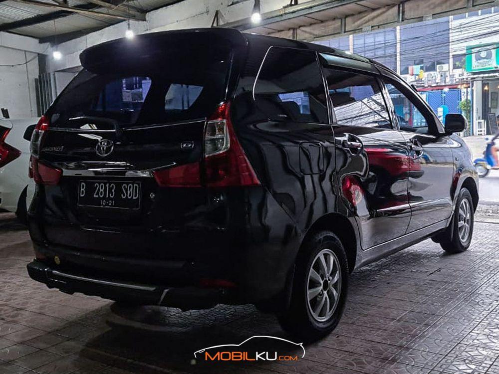 Mobil Toyota Avanza 2016
