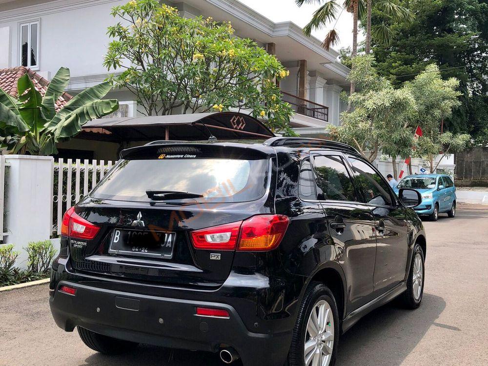 Mobil Mitsubishi Outlander Sport 2014