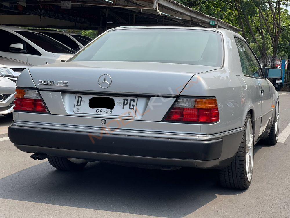 Mobil Mercedes-Benz C-Class 1995