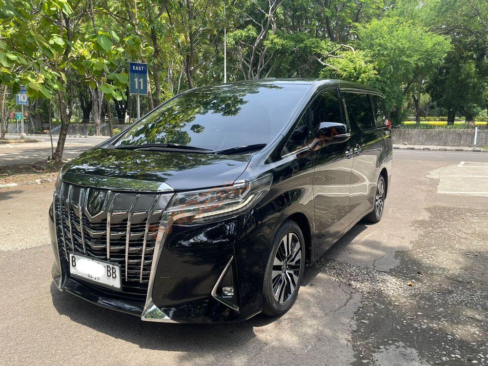 Mobil Toyota Alphard 2020