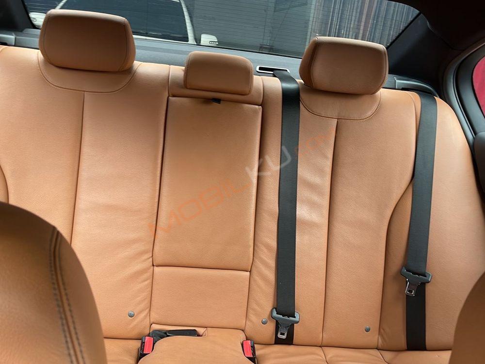 Mobil BMW 3 Series 2018