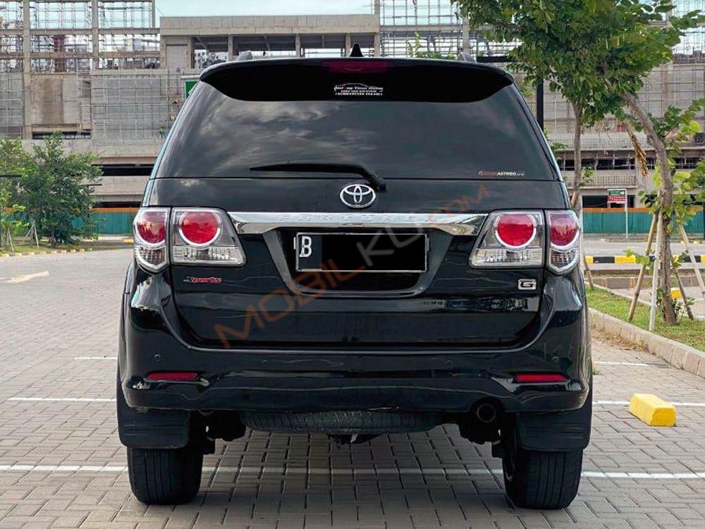 Mobil Toyota Fortuner 2012