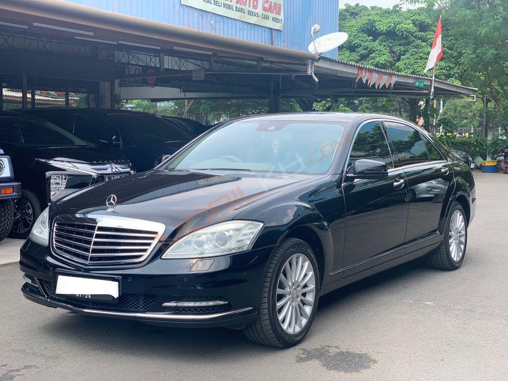 Mobil Mercedes-Benz S-Class 2011