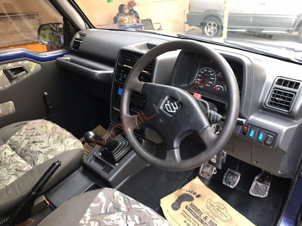 Mobil Suzuki Sidekick 2000