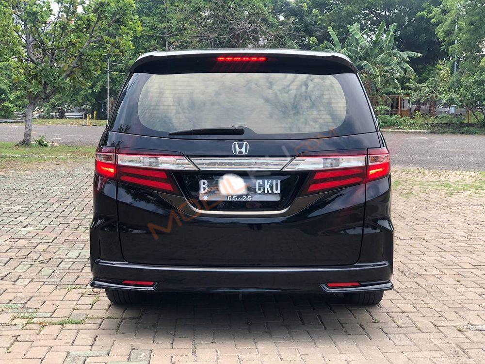 Mobil Honda Odyssey 2015