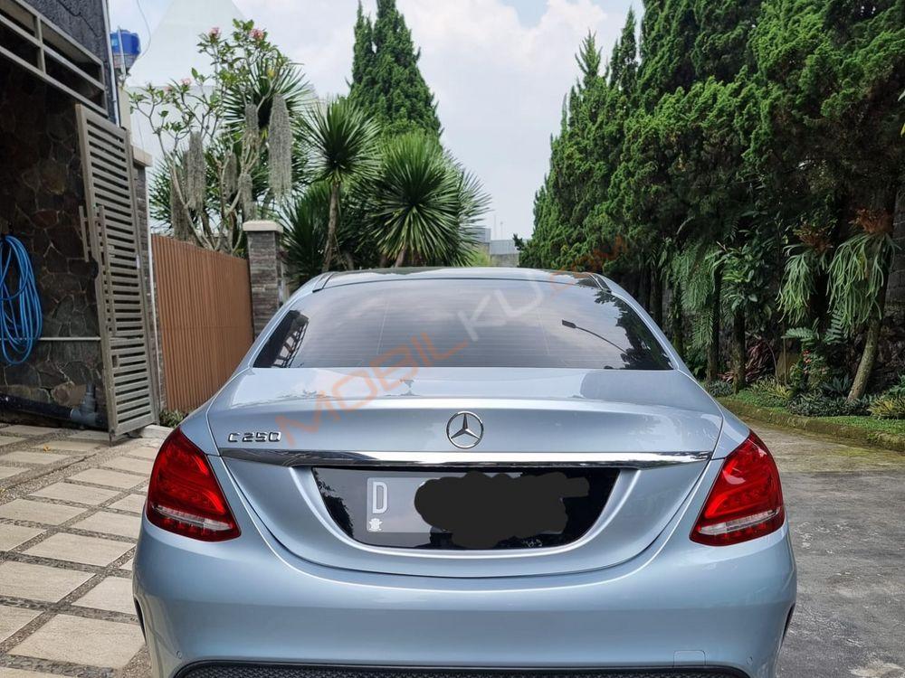 Mobil Mercedes-Benz C-Class 2015