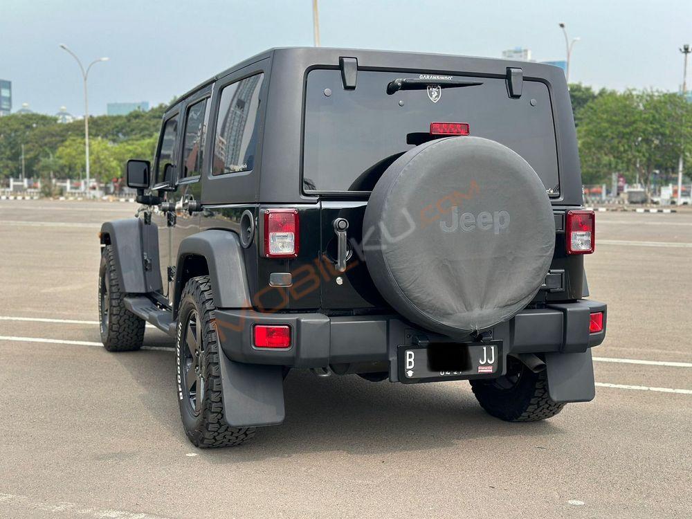 Mobil Jeep Wrangler 2011