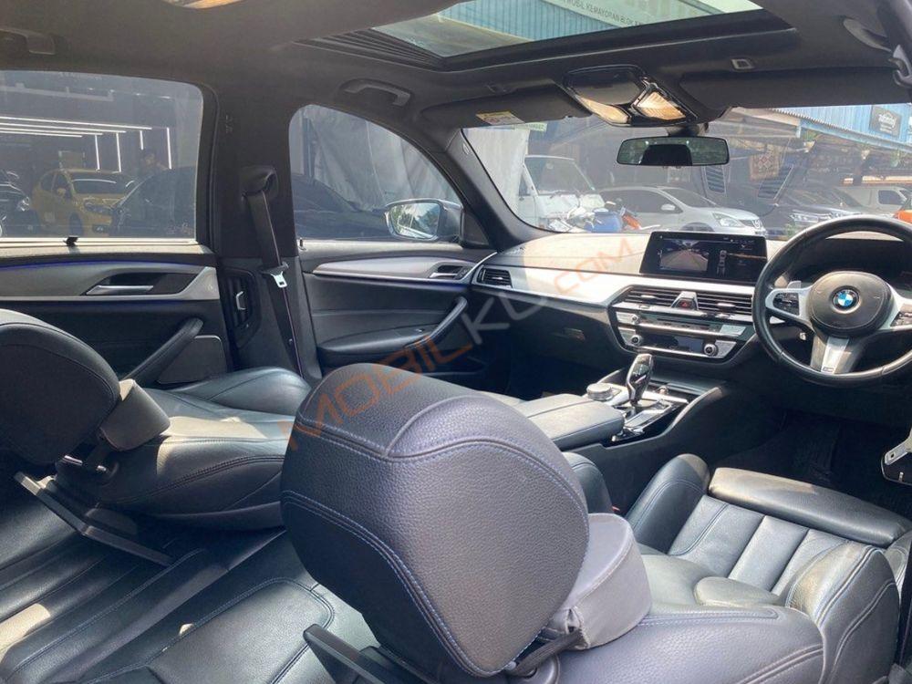 Mobil BMW 5 Series 2020