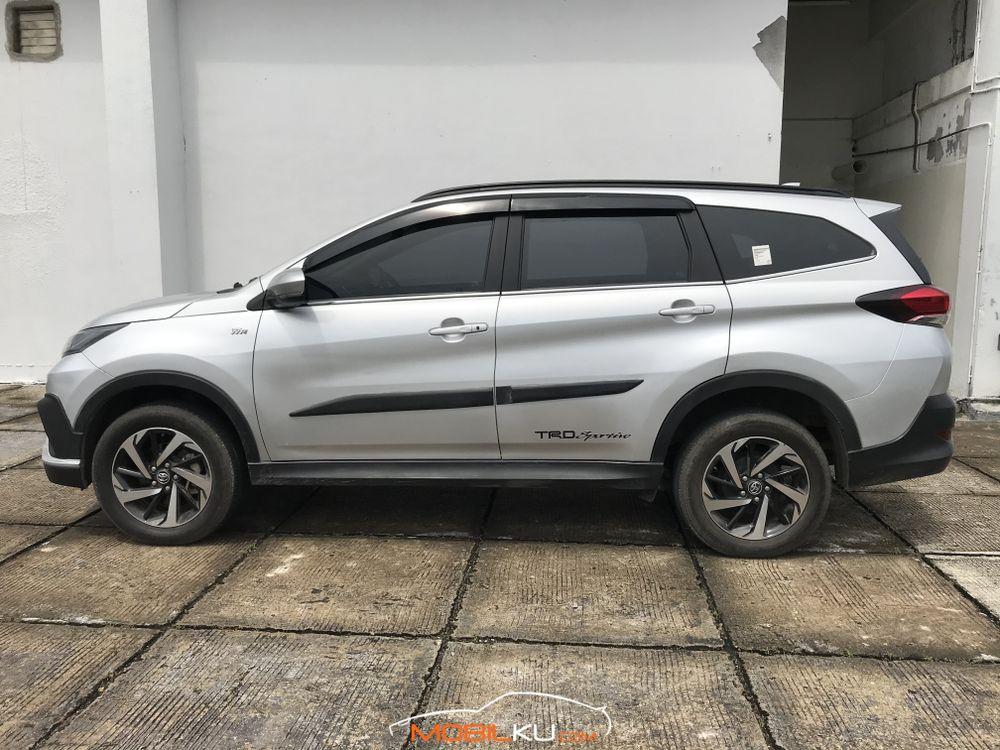 Mobil Toyota Rush 2019