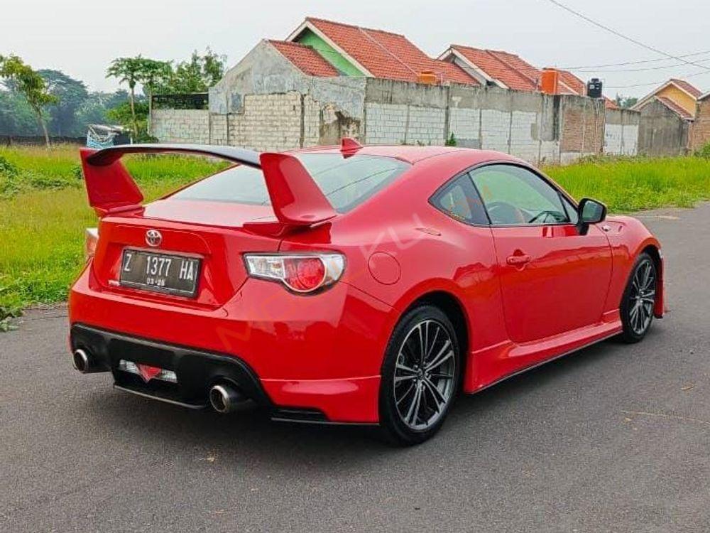 Mobil Toyota 86 2014