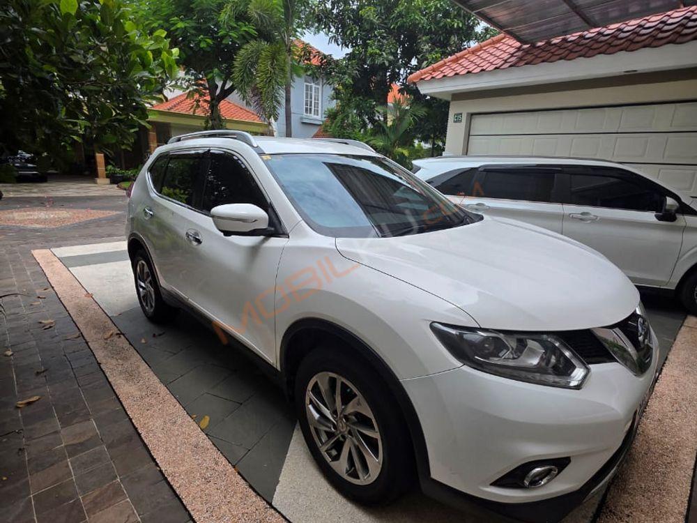 Mobil Nissan X-Trail 2015