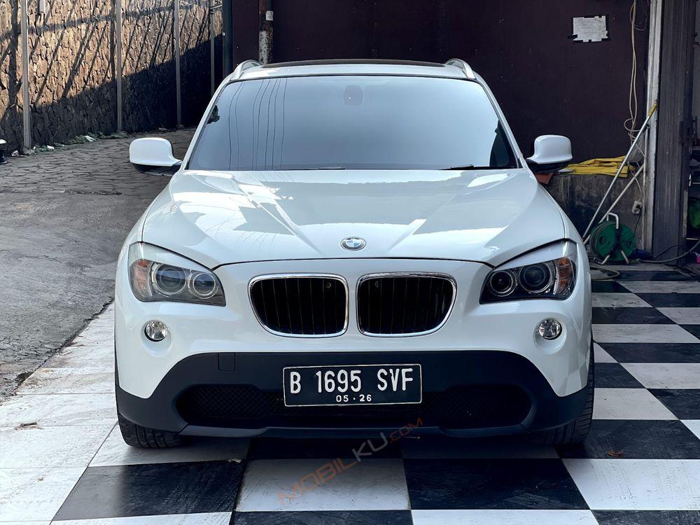 Mobil BMW X1 2012