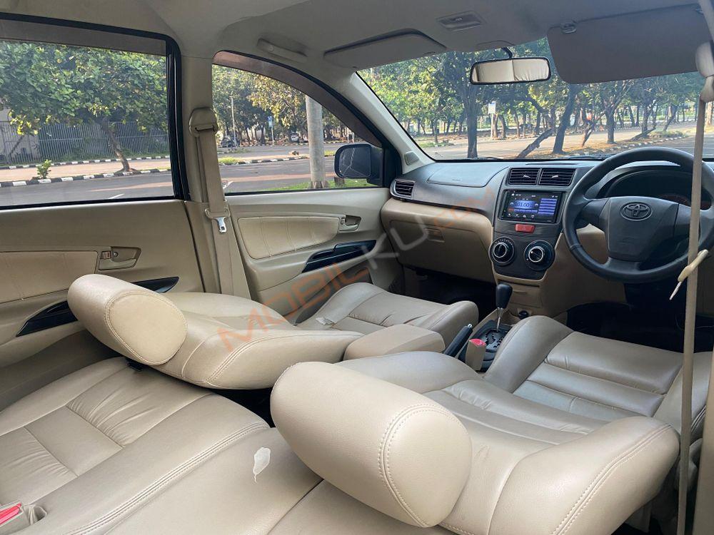 Mobil Toyota Avanza 2014