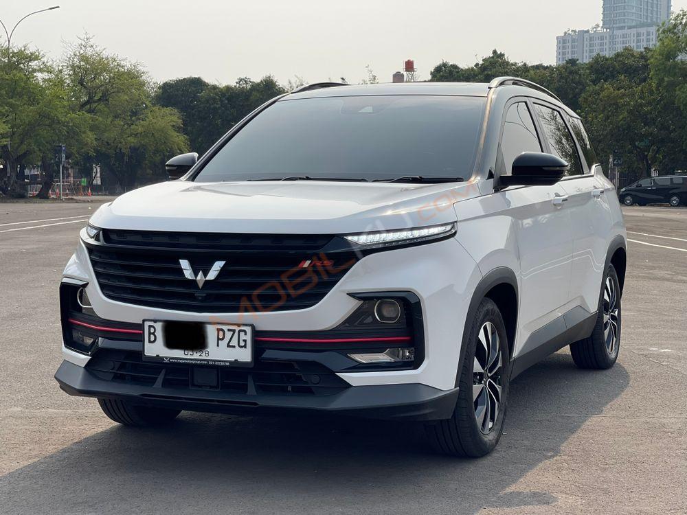 Mobil Wuling Almaz 2022