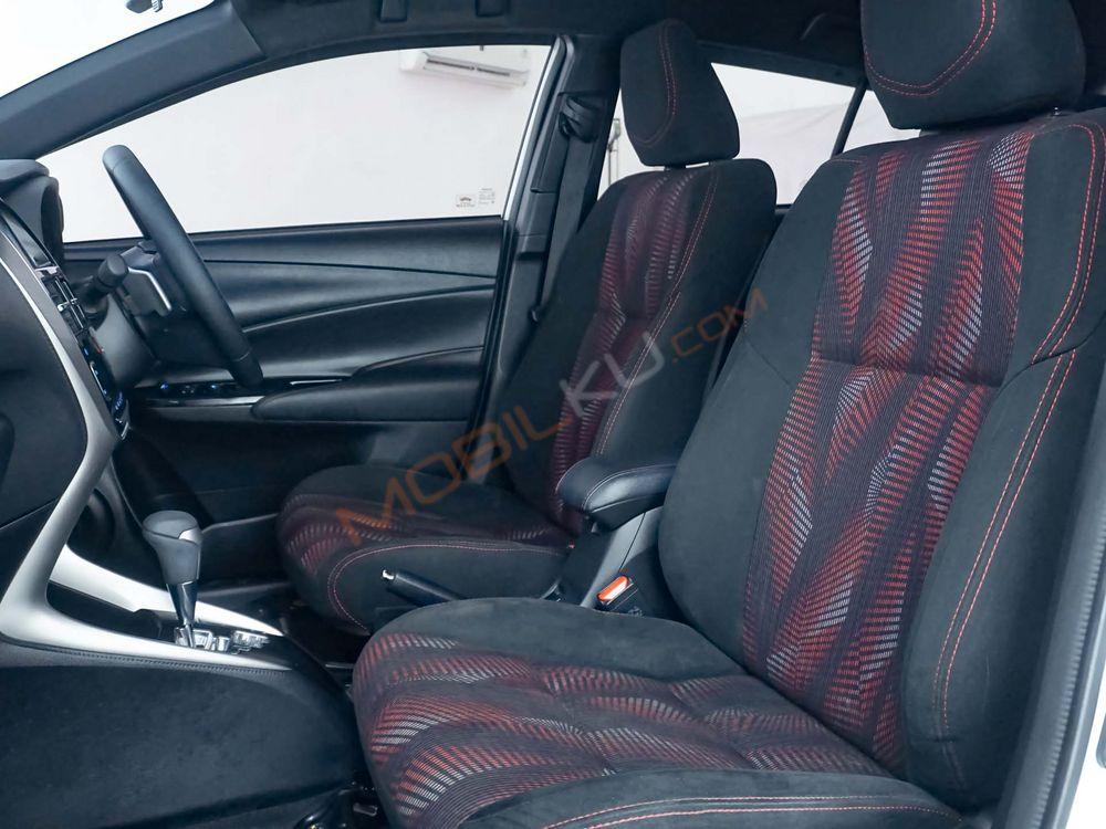 Mobil Toyota Yaris 2020