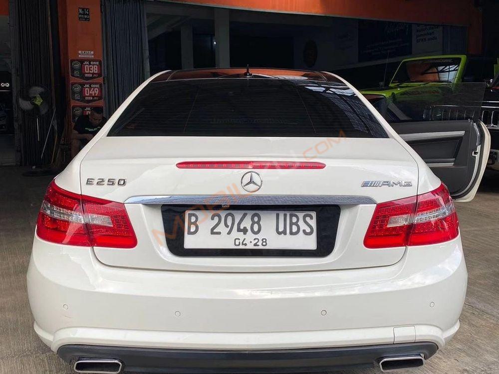 Mobil Mercedes-Benz E-Class 2012