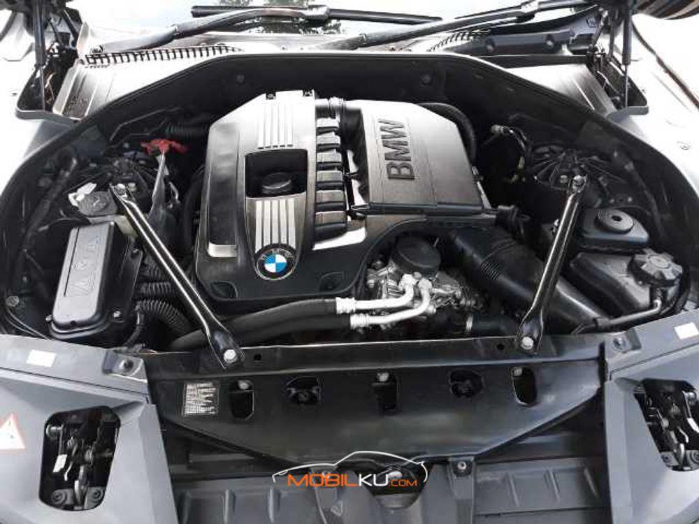 Mobil BMW 7 Series 2011