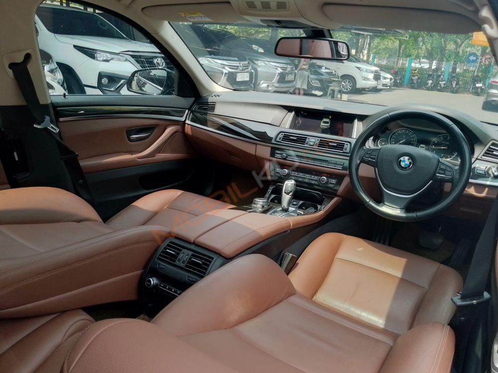 Mobil BMW 5 Series 2016