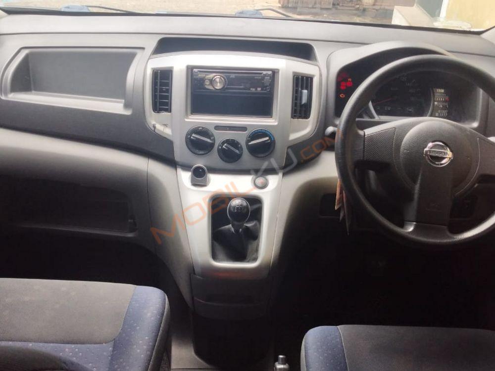 Mobil Nissan Evalia 2013