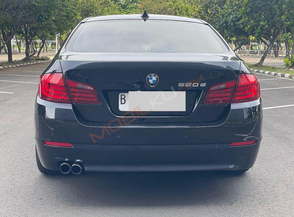 Mobil BMW 5 Series 2013