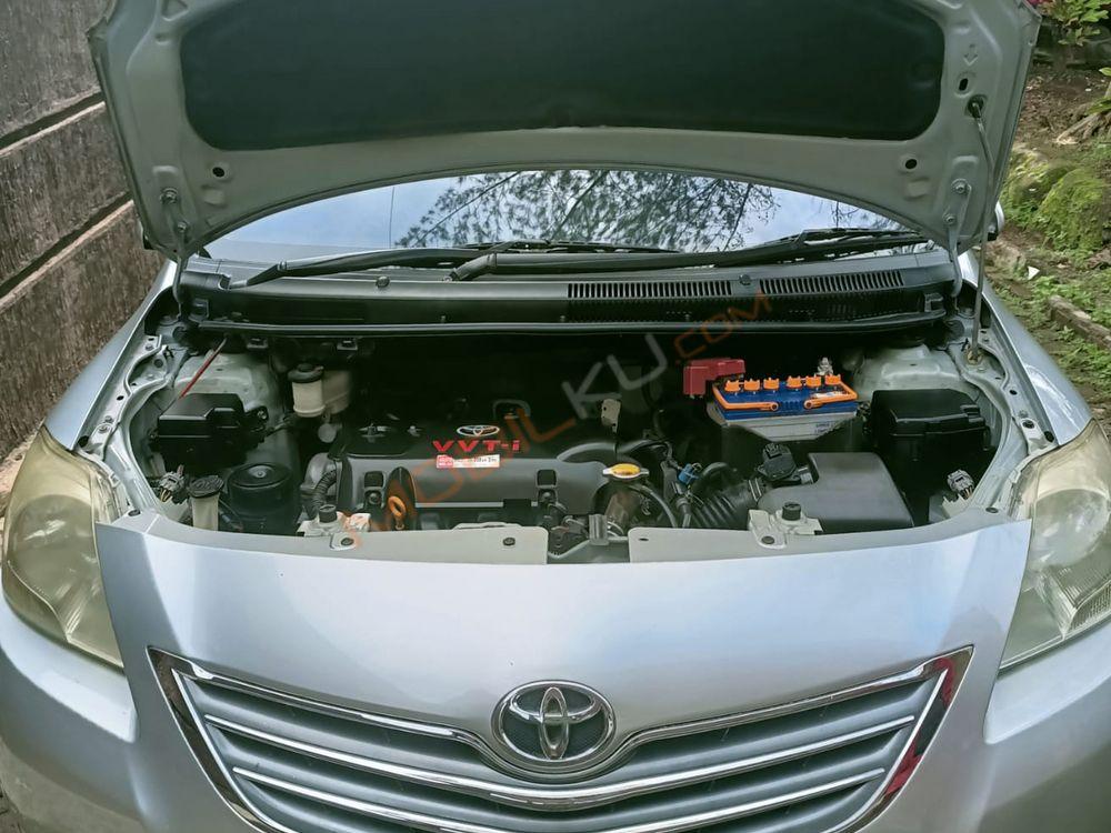 Mobil Toyota Vios 2011