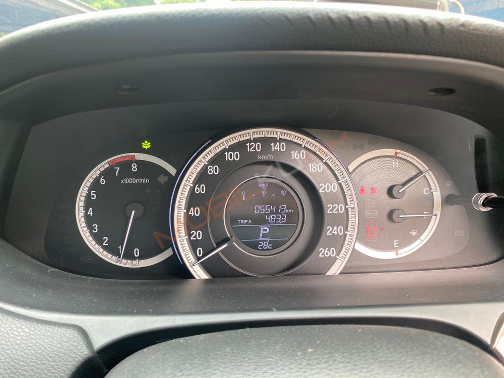 Mobil Honda Accord 2016