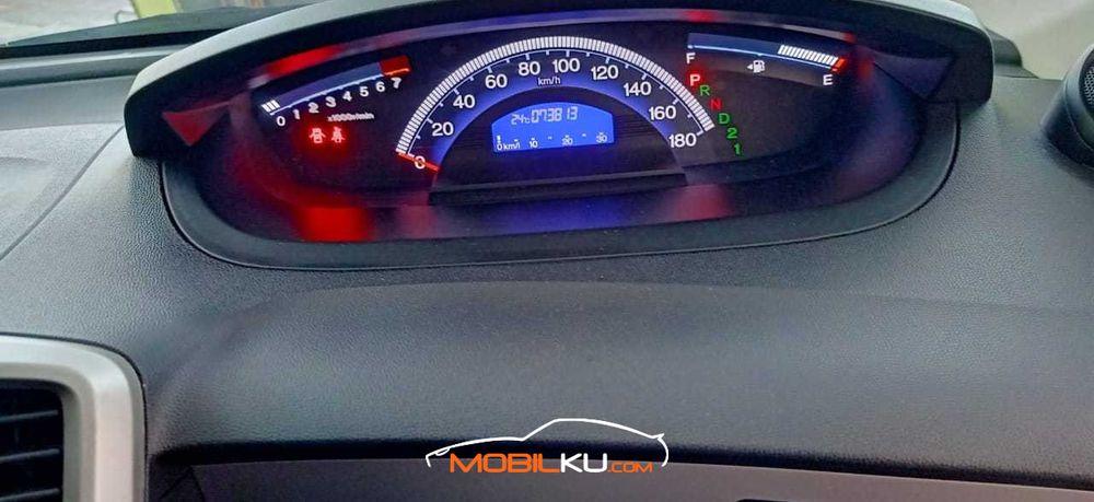 Mobil Honda Freed 2013