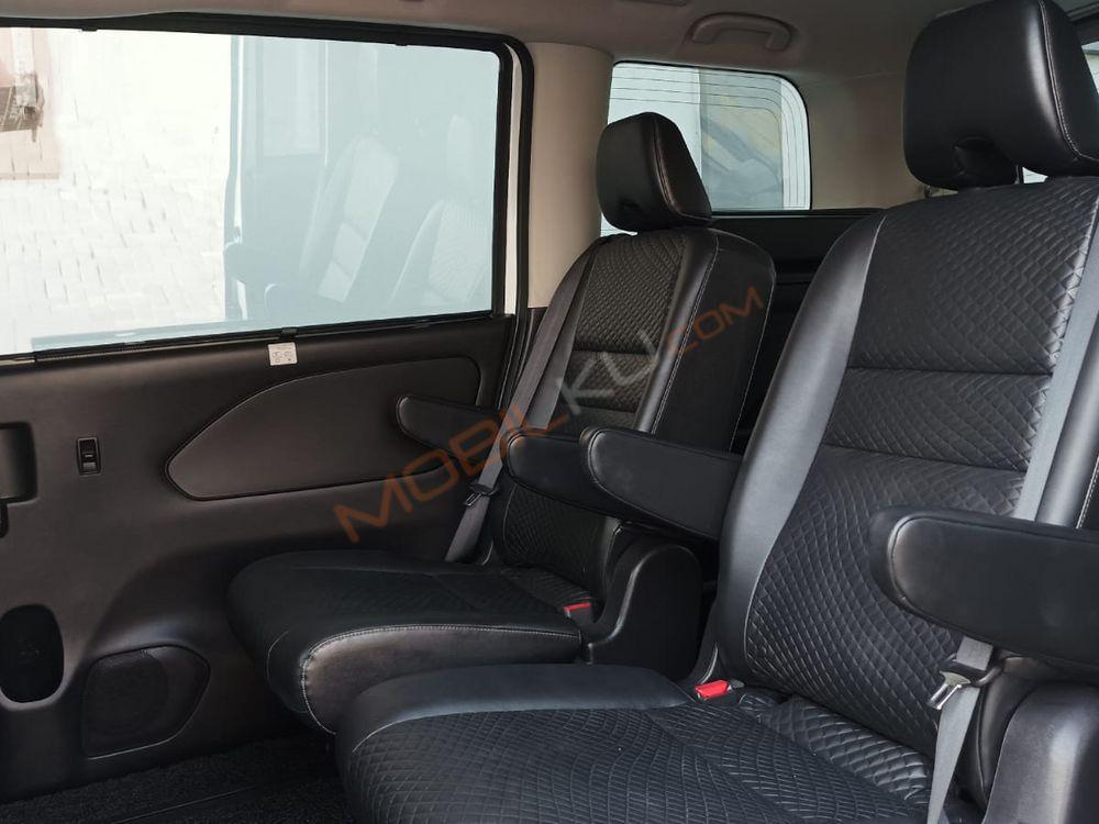 Mobil Nissan Serena 2019