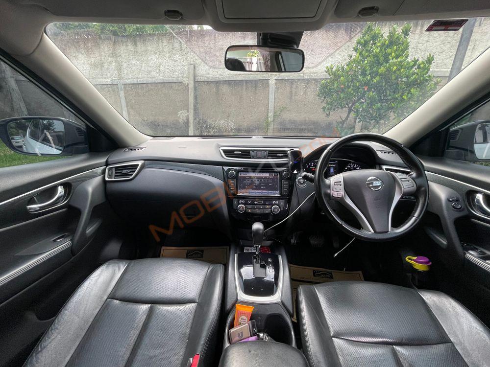 Mobil Nissan X-Trail 2016