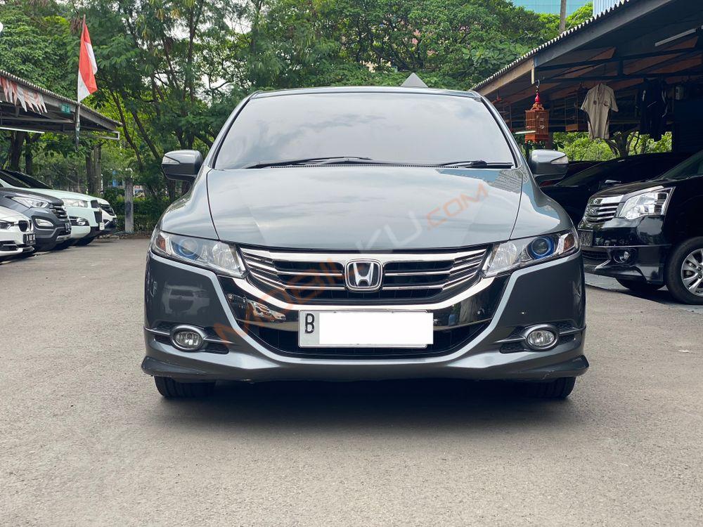 Mobil Honda Odyssey 2012