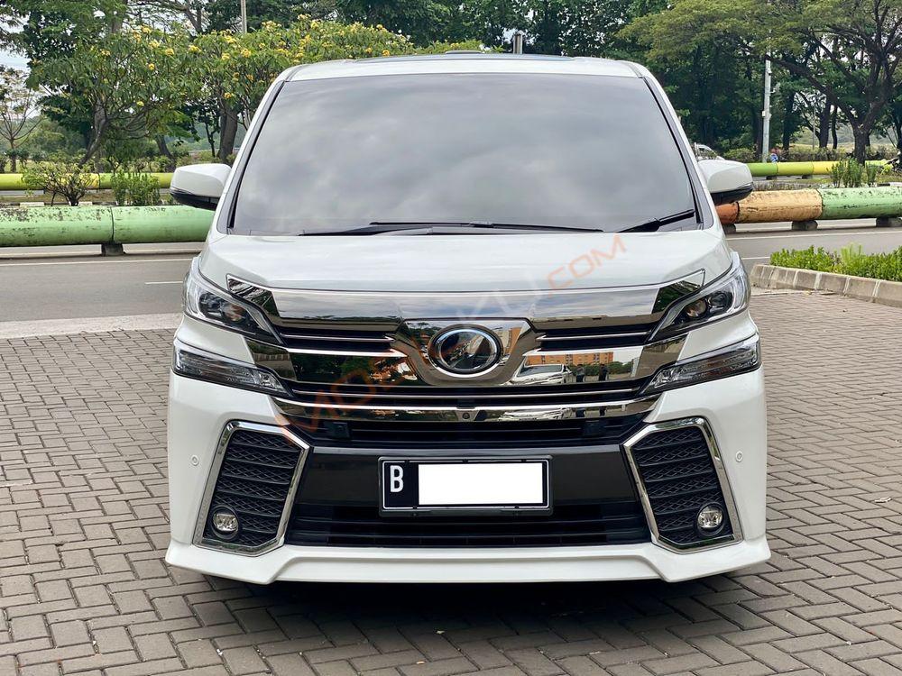 Mobil Toyota Vellfire 2015